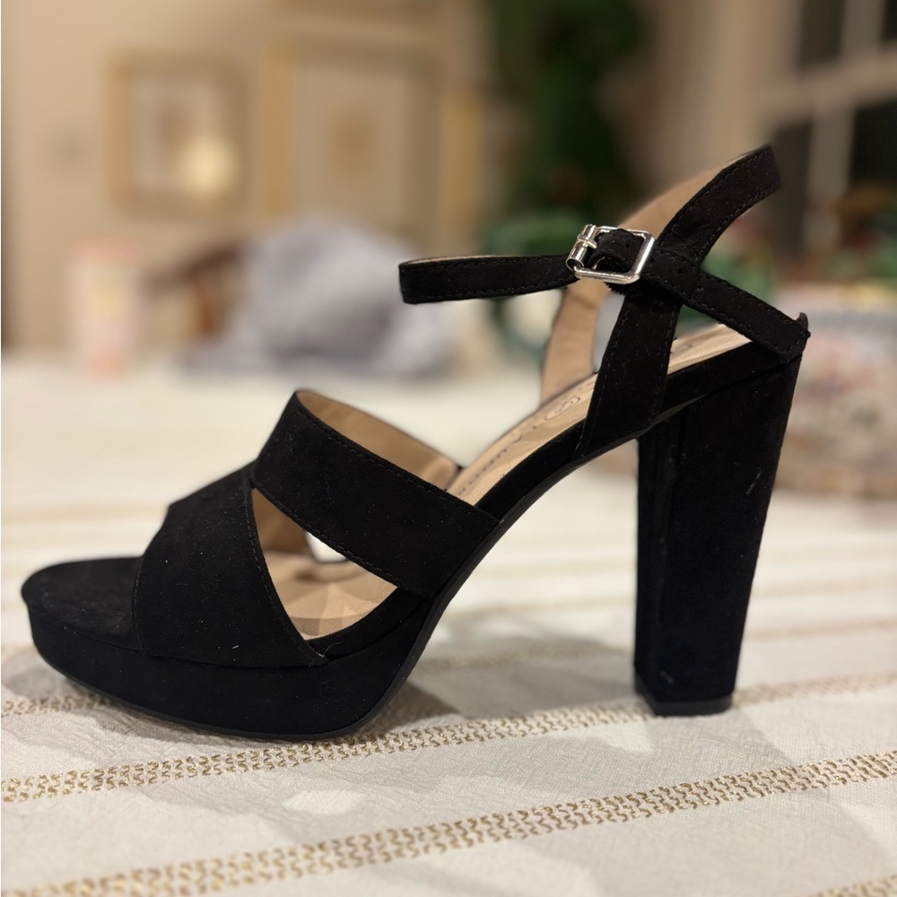Chinese Laundry Los Angeles Black Strappy Platform Heels size 9 suede finish - Picture 2 of 6